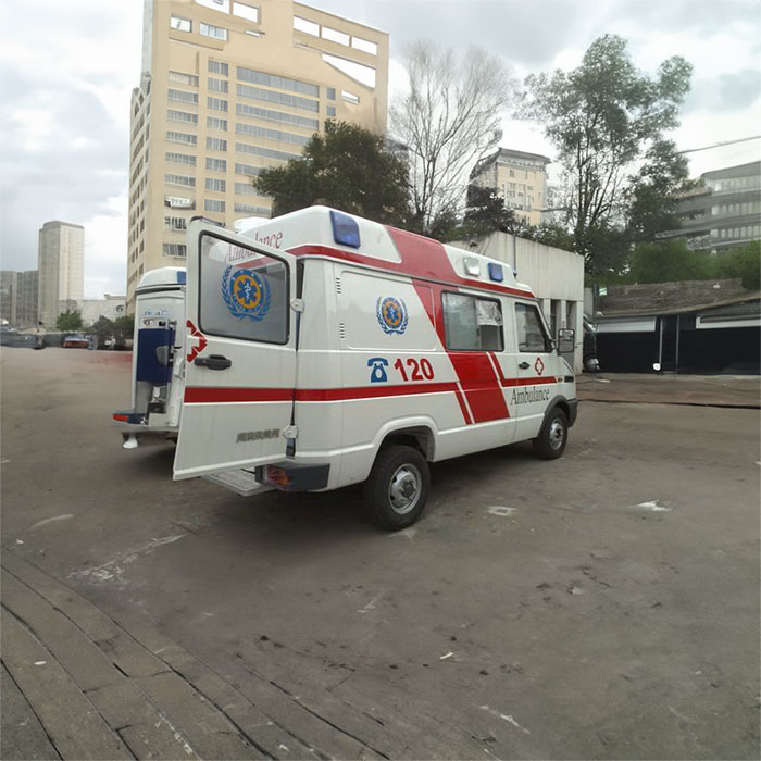 安徽合肥市蜀山区救护车护送到安庆市宜秀区救护车租赁：长途救护车转运中心 救护车接送电话