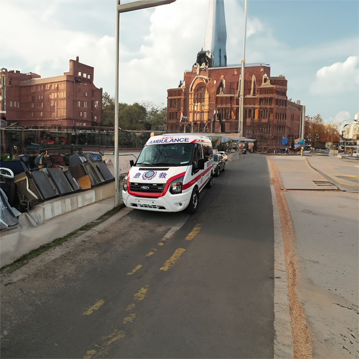 合肥市肥西县救护车护送到芜湖市救护车租赁：救护车转运病人返乡 租赁急救车联系方式