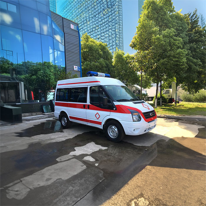铜陵市皮肤病防治所预约私人救护车租赁到辽宁盘锦 救护车出租的价格是多少