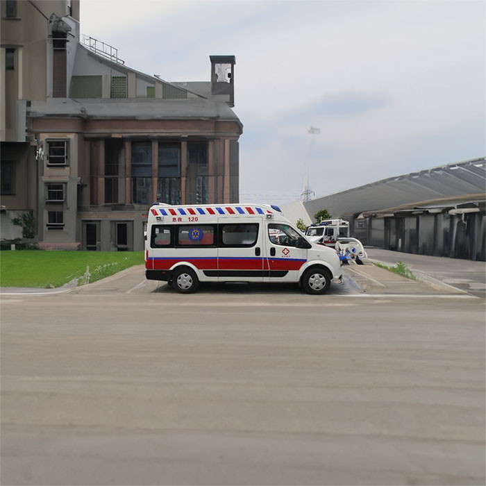 安徽六安市中医院租私人救护车到山东青岛 哪里有带呼吸机的救护车出租
