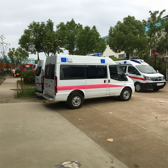 阜阳市中医院租赁私人救护车到宁夏石嘴山 救护车出租费用多少