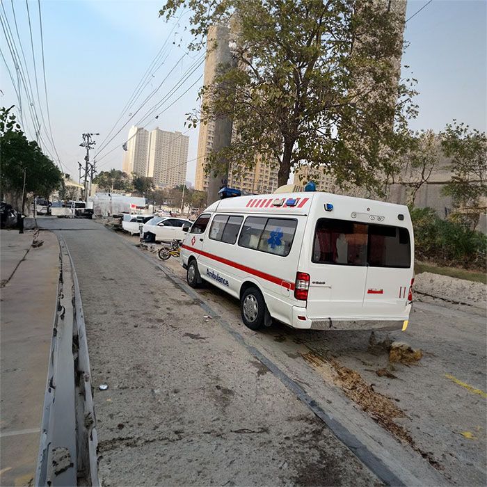 长丰县救护车租赁到阜阳市颍泉区救护车电话怎么打 长途救护车一般多少钱