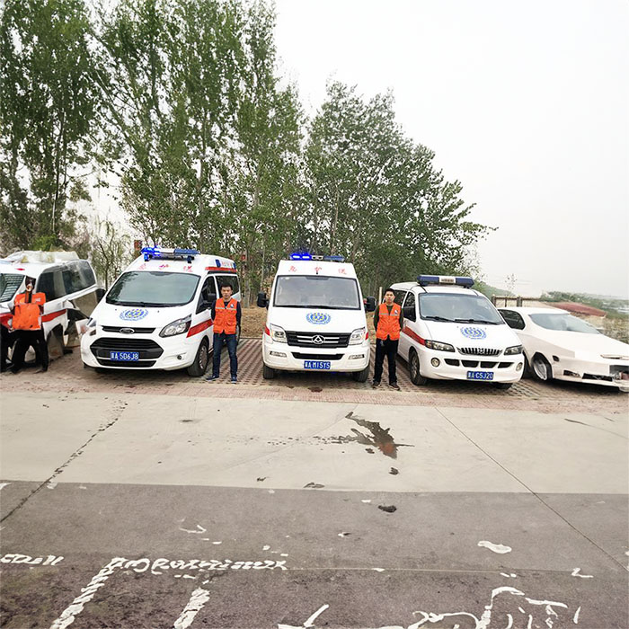 中国人民武装警察租私人救护车转院到湖北十堰 救护车如何收费出租